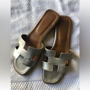 Hermes Oran Sandal size 40 silver
